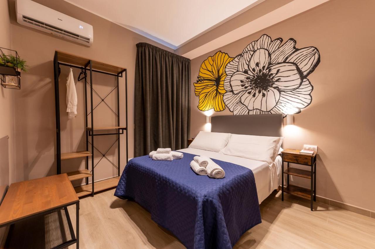 Astare -short Lets In Carrassi- *